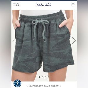 Splendid Supersoft Camo Short Green Print Size L Gently Worn Flawless Condition